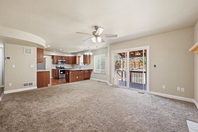 Building Photo - $2,620.95 with $300 off the first month's rent, 5 Beds - 3.5 Bath, Single Family Home in Colorado...