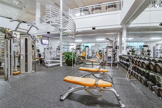 Building Photo - 808 Brickell Key Dr