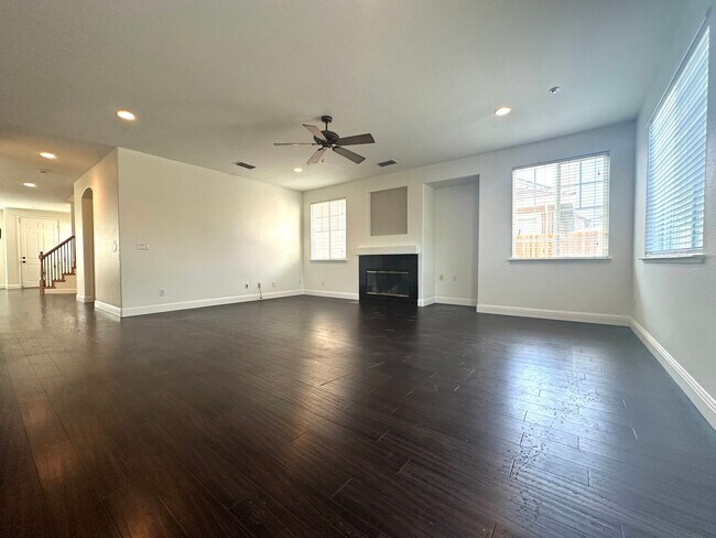 Building Photo - 2369 Fernwood Ln