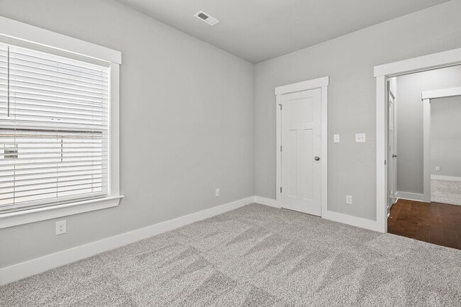 Building Photo - 411 Raleigh Elm Dr