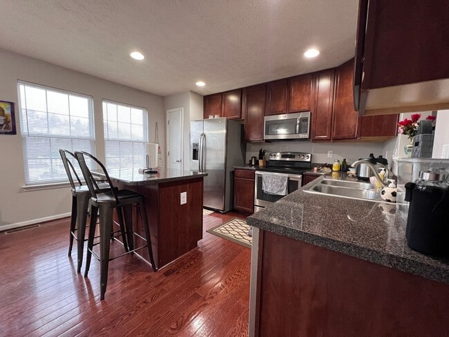 Building Photo - 239 Raven Run