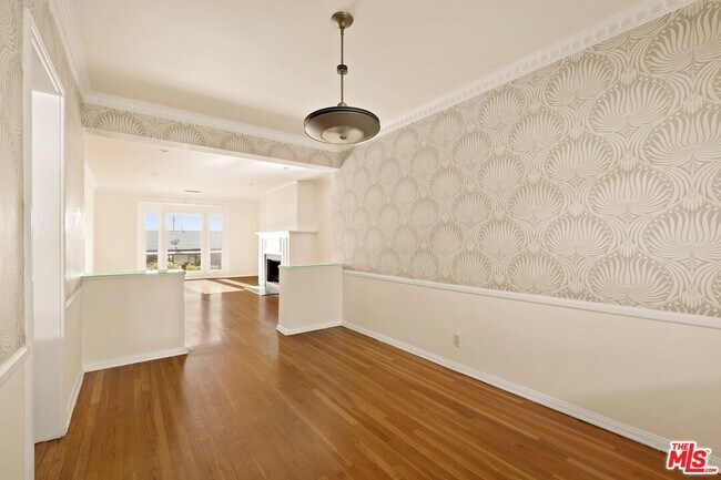 Building Photo - 1344 N Crescent Heights Blvd