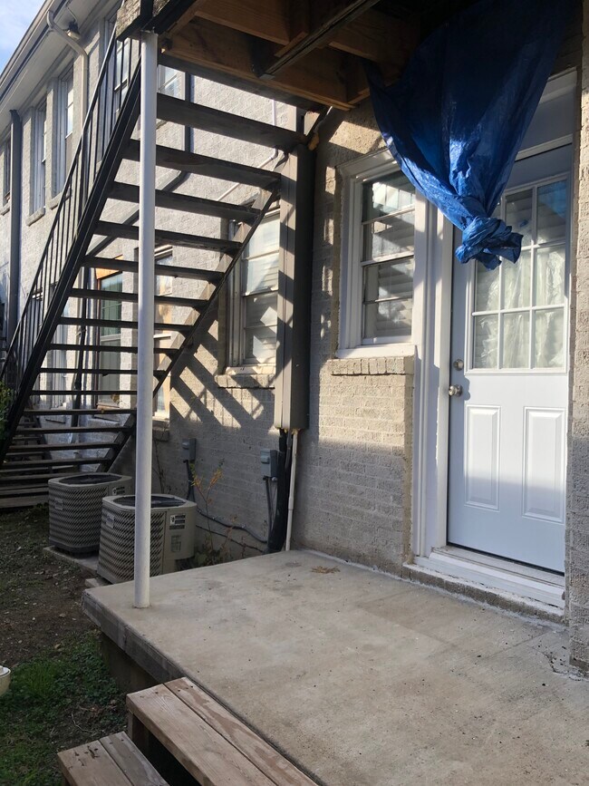 Building Photo - 5502 Richmond Ave