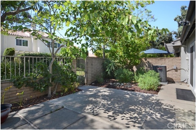 Building Photo - 55 Oak Tree Ln