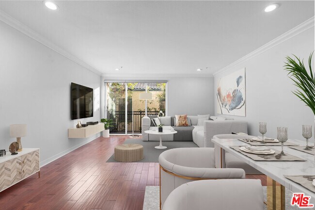 Building Photo - 1401 S St Andrews Pl