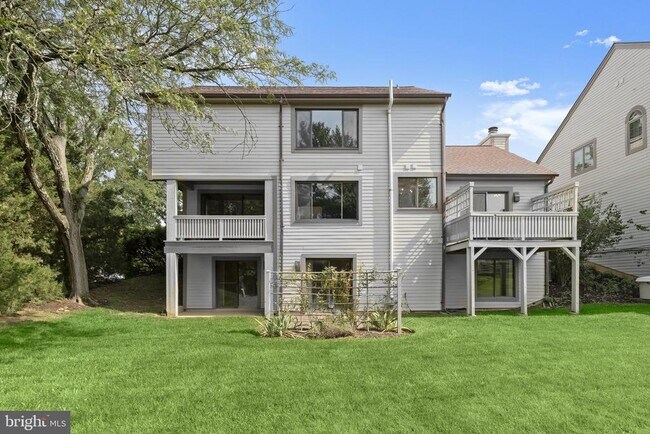 Building Photo - 5 Whitebridge Ct