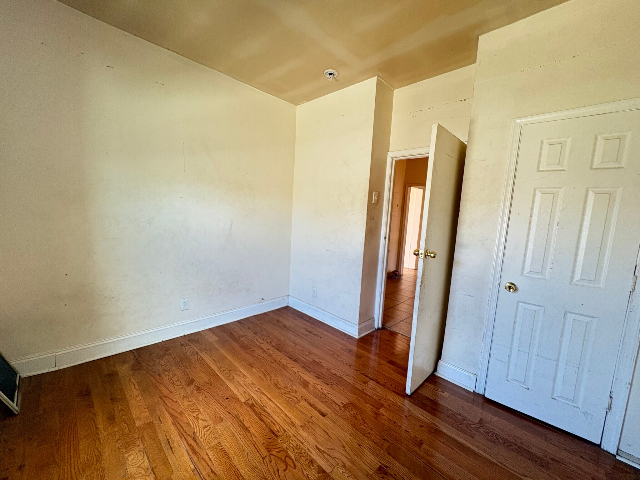 392 Rose Ave 5 - 398 Rose Ave