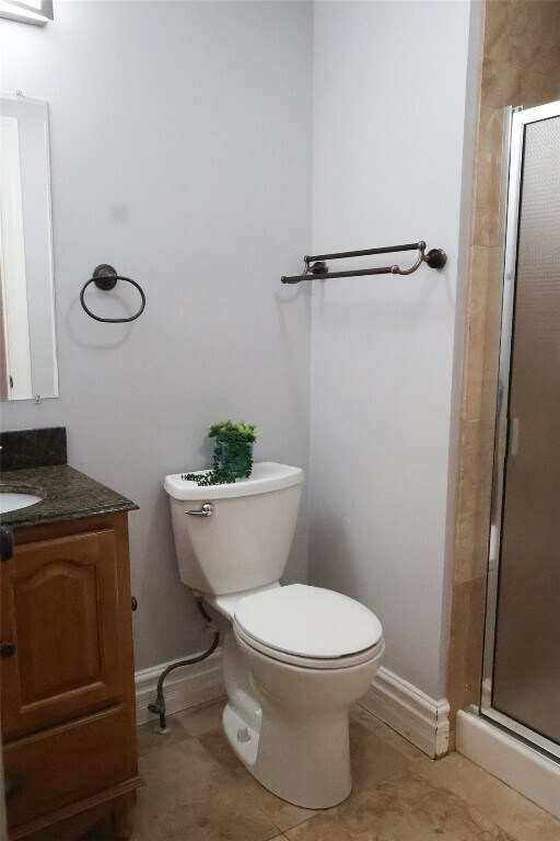 Building Photo - 757 Syracuse Ave