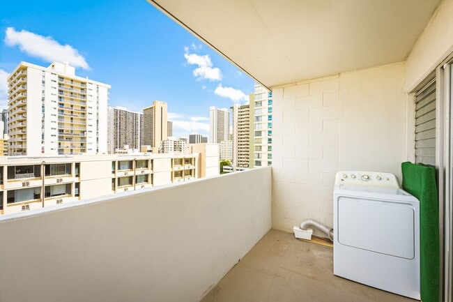 Building Photo - Ala Wai Townhome #1002