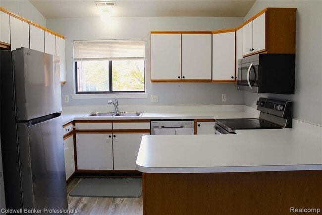 Building Photo - 42540 Lilley Pointe Dr
