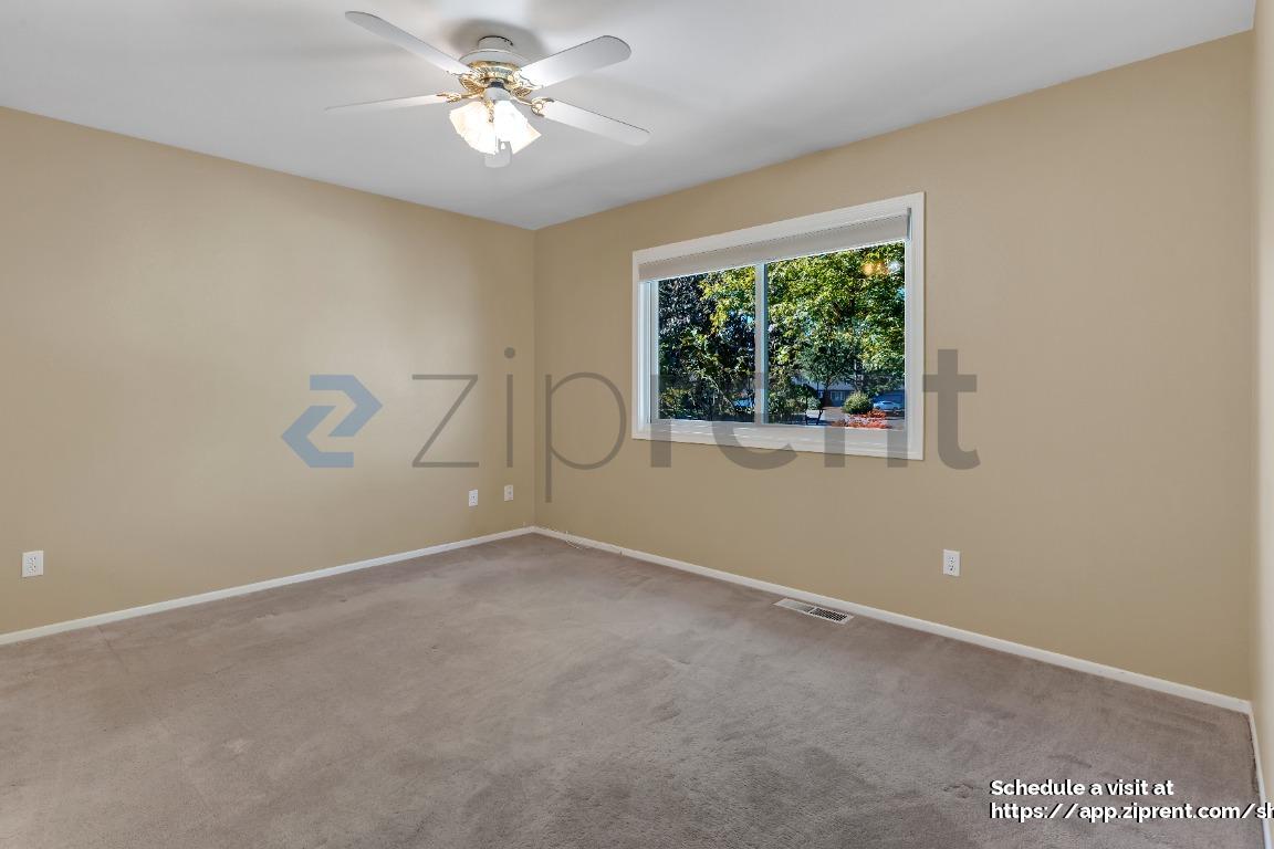 Building Photo - 1760 Kenard St NW