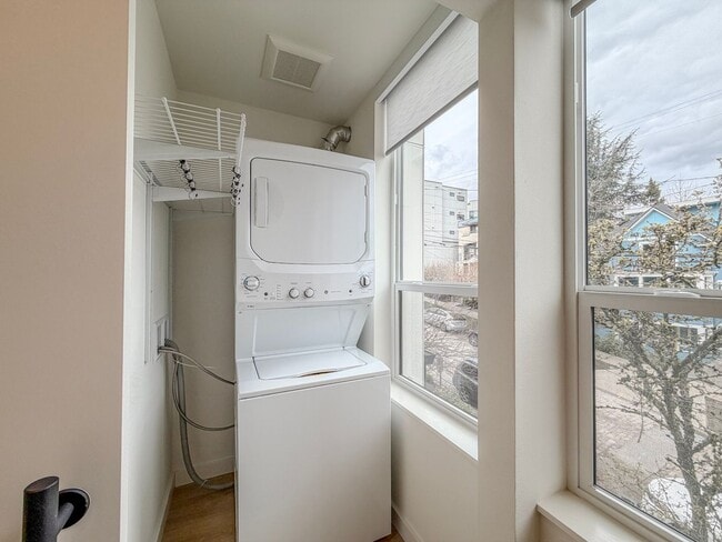 Building Photo - Newer Construction 2bd/2bth Madison Valley Townhome, $3,300/mo.