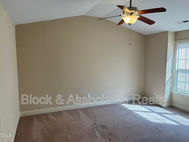 Building Photo - 1420 Dexter Ridge Dr