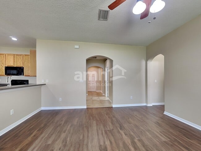 Building Photo - 9820 Jasmine Brook Cir