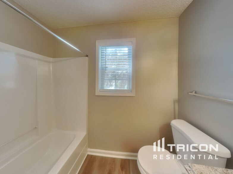 Building Photo - 4108 Lake Summit Ct