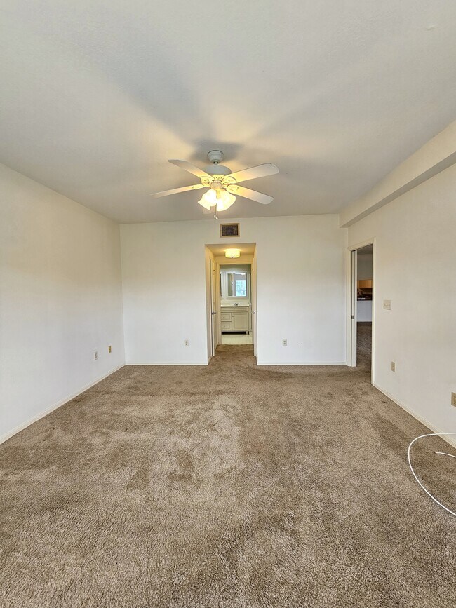 Building Photo - 6025 Chardonnay Ln