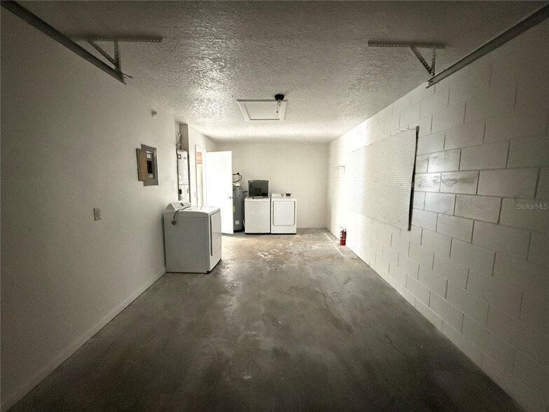 Building Photo - 133 Alderwood Dr
