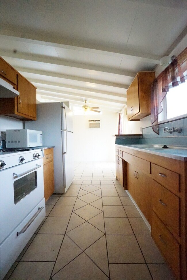 Building Photo - Cozy 4 Bedroom 2 Bathroom House in Glendora