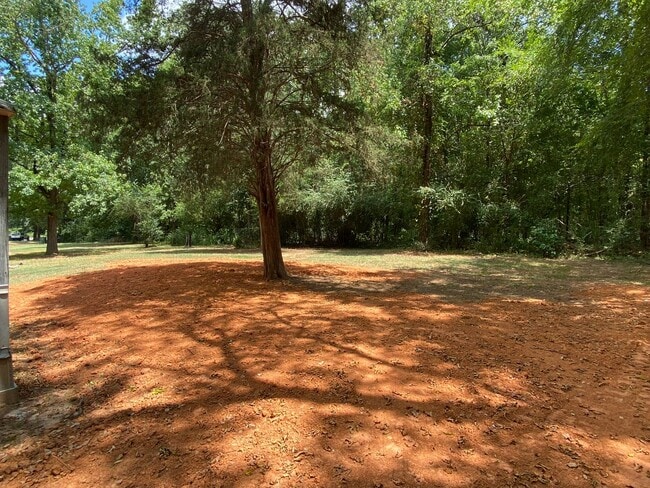 Building Photo - Newly remodeled home is located in Lancaster, SC 29720.