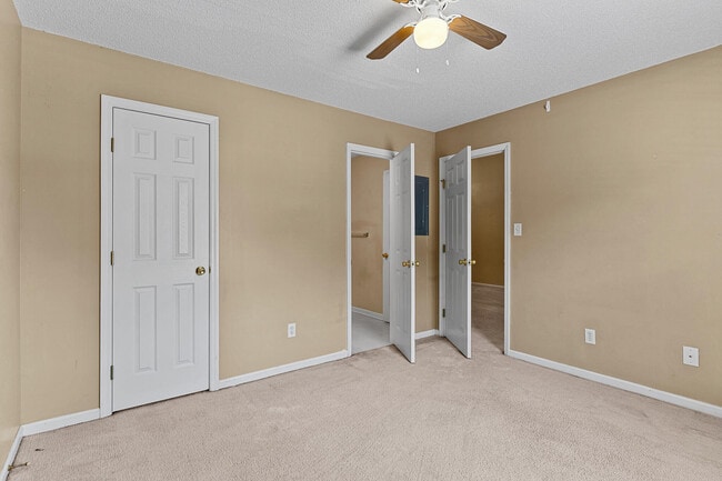 Building Photo - 2019 Emerald Bay Dr