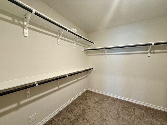 Building Photo - 13512 Boothe Grv