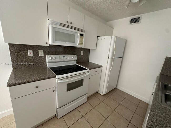 Building Photo - 4659 NW 97th Ct