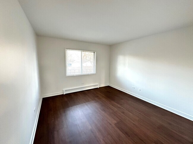 Building Photo - 222 S Tryon St