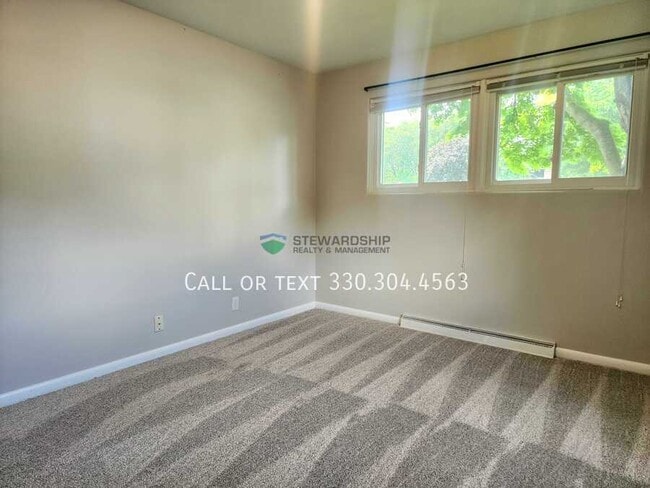 Building Photo - 8250 E Wadora Cir NW