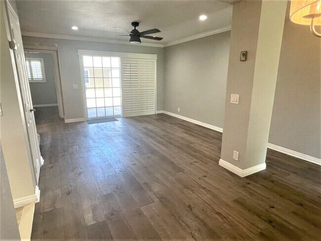 Building Photo - COSTA MESA 4BR/3BA TOWNHOME READY FOR MID-JULY OCCUPANCY