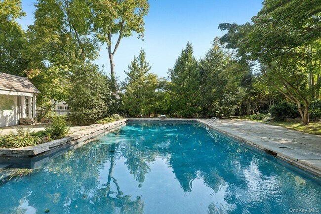 Building Photo - 18 Heights Rd