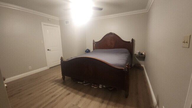 Building Photo - 15358 Leadwell St