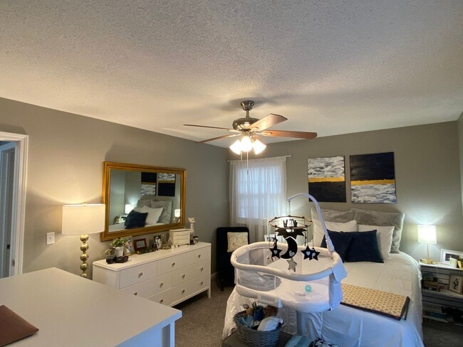 Building Photo - 139 Storybook Dr