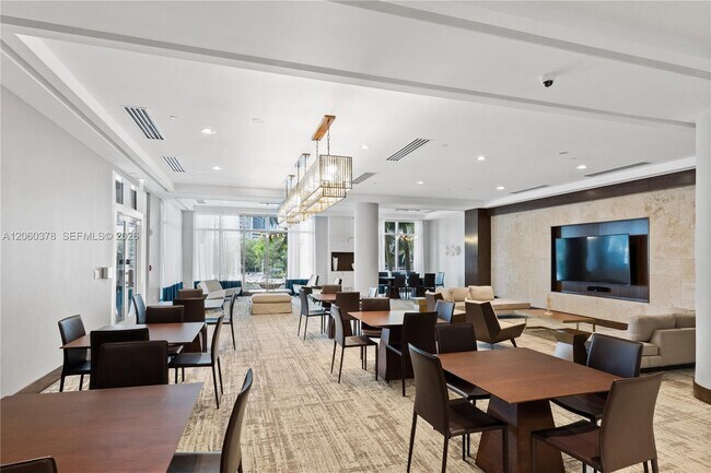 Building Photo - 801 Brickell Key Blvd