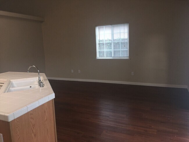 Building Photo - Move-In Special 1/2 Off the First Months Rent