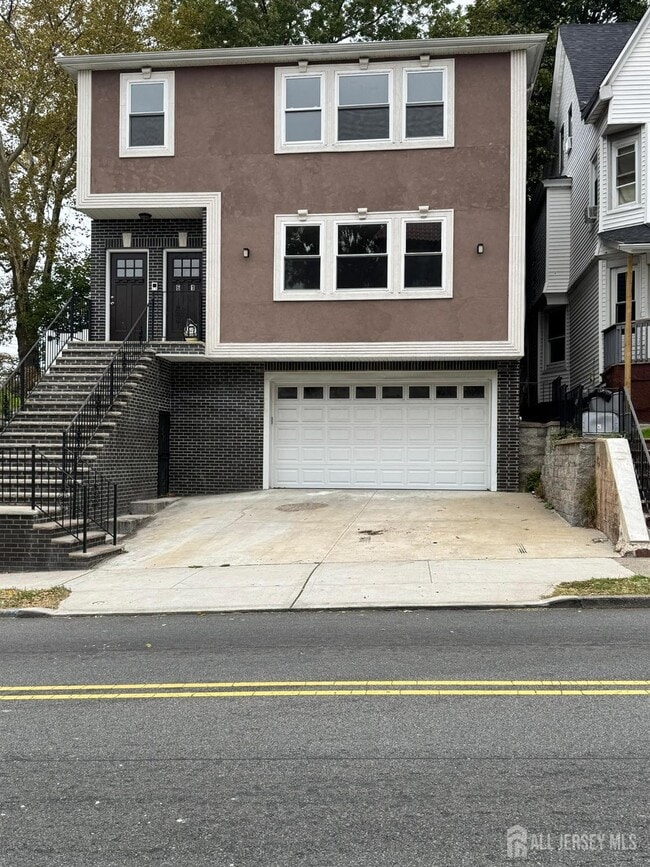 Building Photo - 61 N Grove St