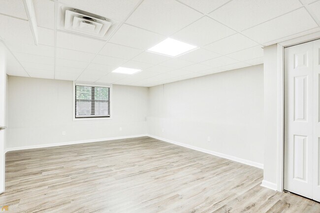 Building Photo - 3013 Fetlock Dr SW