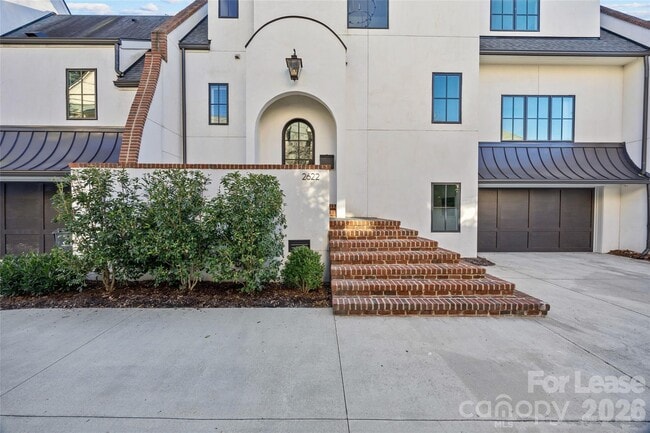 Building Photo - 2622 Chelsea Dr
