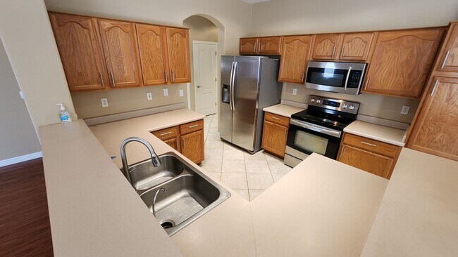 Building Photo - 3 Bedroom Home in Dobson Place Community N...
