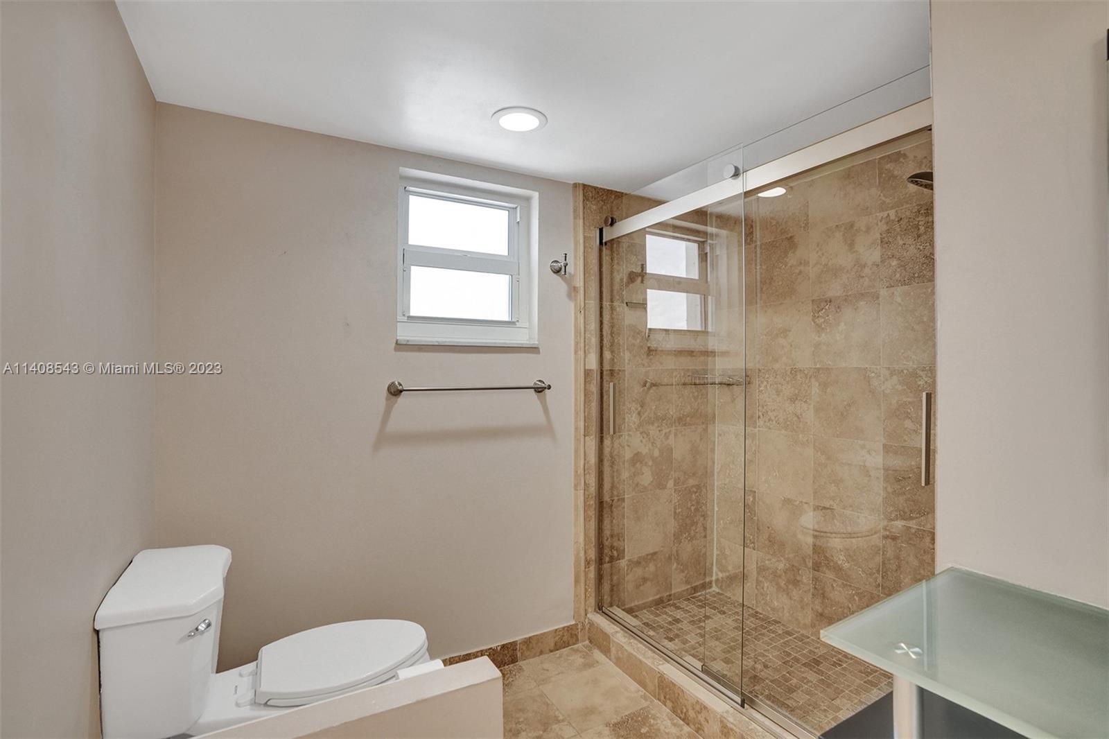 Building Photo - 2201 S Ocean Dr