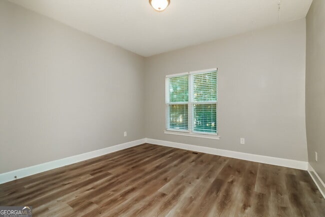 Building Photo - 4048 Golfview Ct