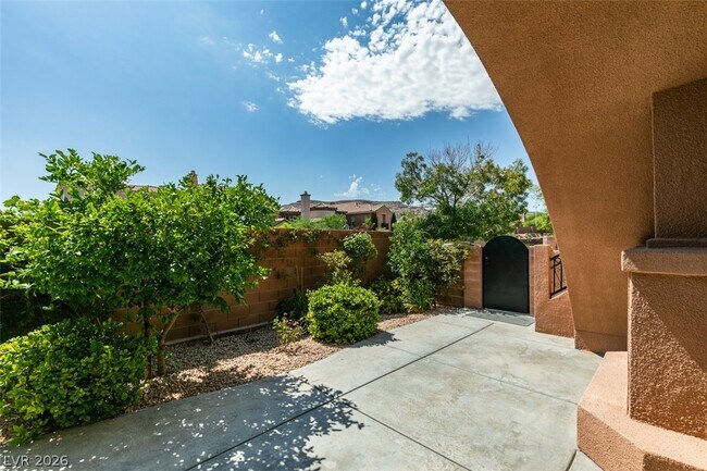 Building Photo - 11370 Merado Peak Dr