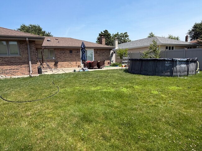 Building Photo - 15558 Larkspur Ln