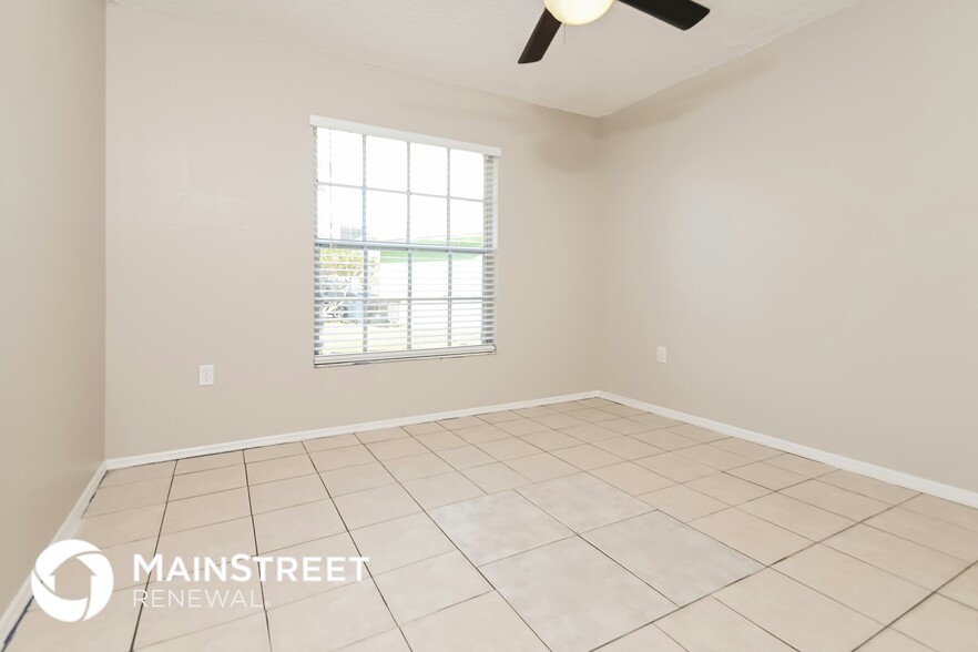 Building Photo - 3222 6th Ave W