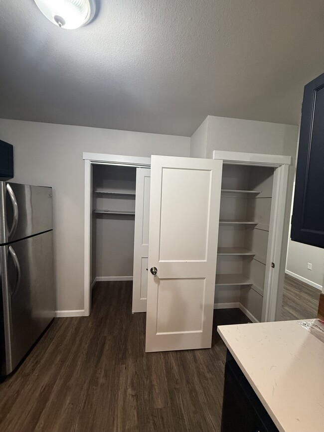 Building Photo - 1480 SE Cole Rd