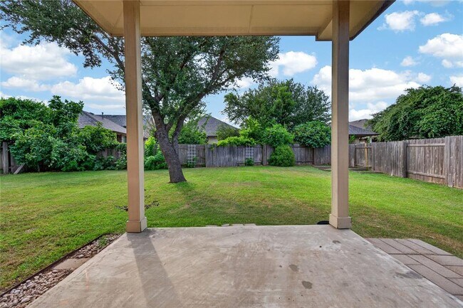 Building Photo - 112 Latitude Ln