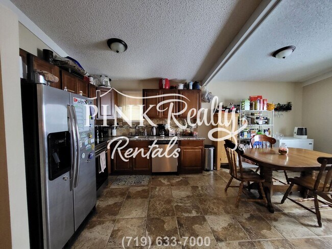 Building Photo - 104 Patchwork Ct