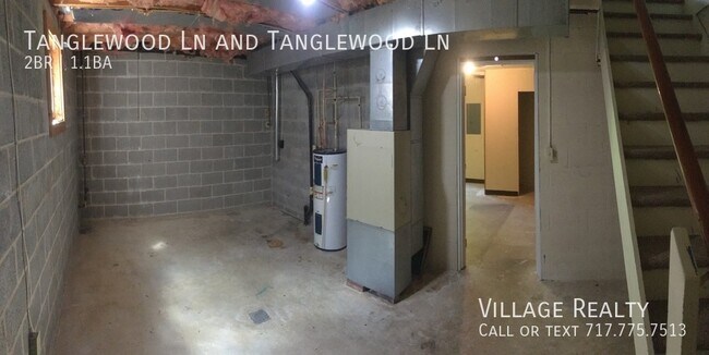 Building Photo - 446 Tanglewood Ln