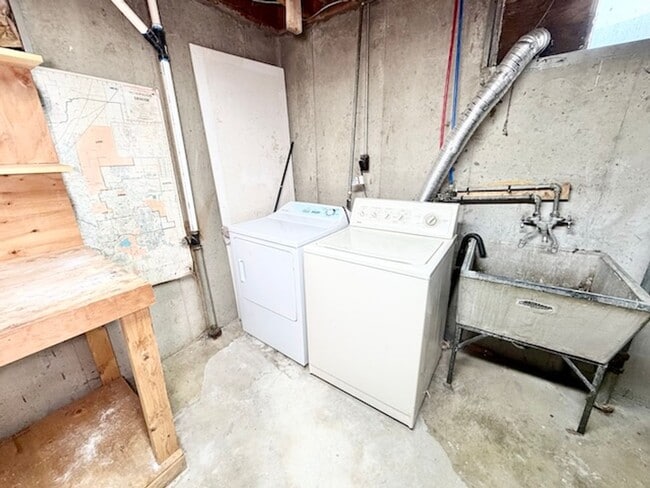 Building Photo - Updated Perlmack Ranch