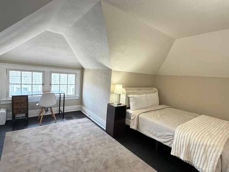 Building Photo - 750 Euclid Ave