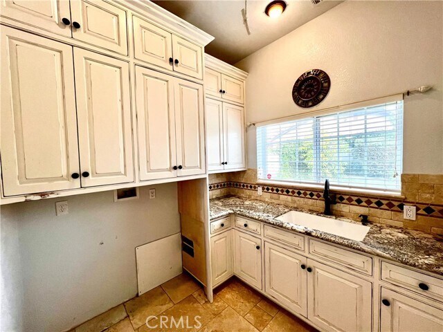 Building Photo - 685 Bradbury Dr